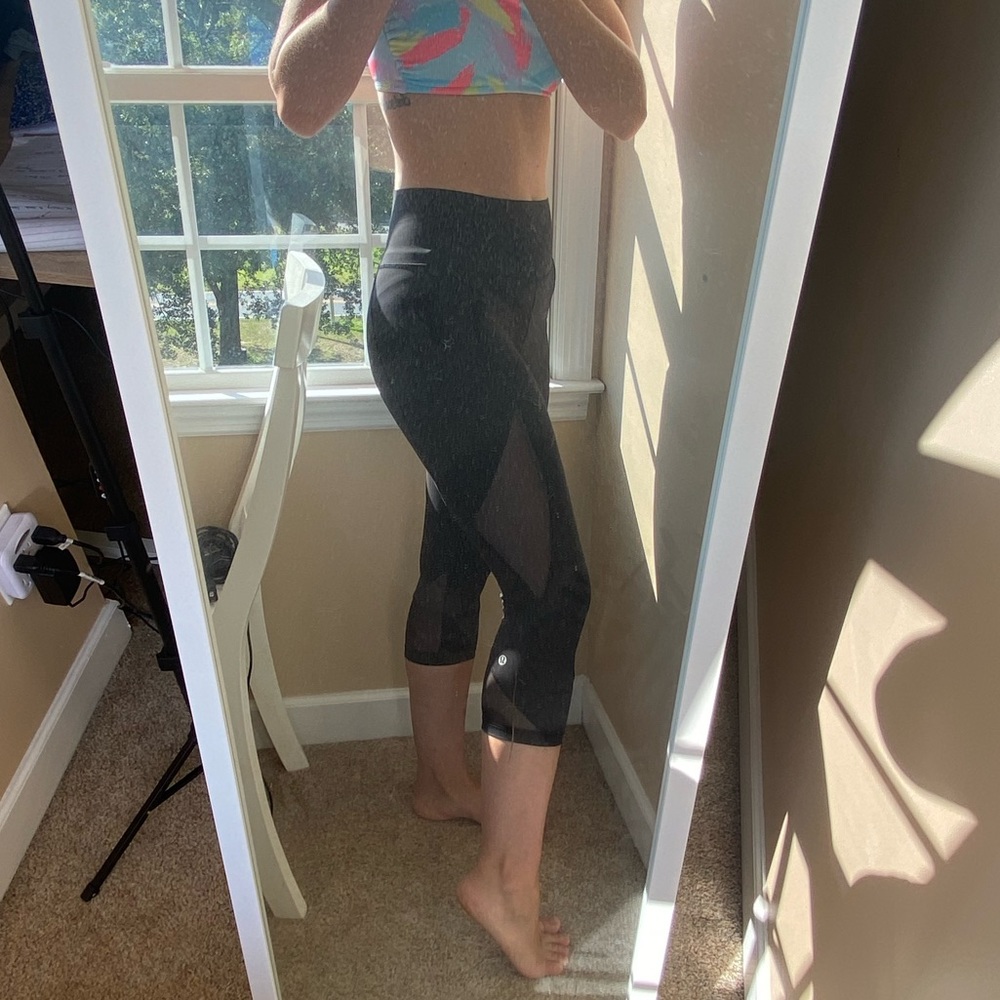 Lululemon Cropped Mesh Leggings